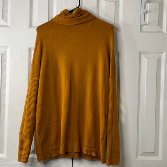 Cyrus Women Sweater Medium Orange Nylon Blend Long Sleeve Knit Casual Pullover - Picture 7 of 9